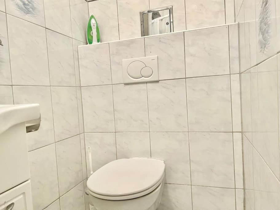 50 M2 With Free Parking & Netflix Wien